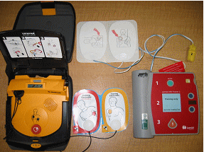 2種類のAED(デモ器)