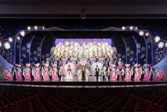 宝塚歌劇団 雪組 フィナーレ写真
