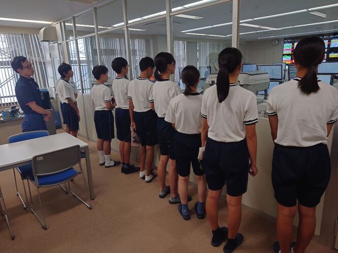指令センターの見学の様子