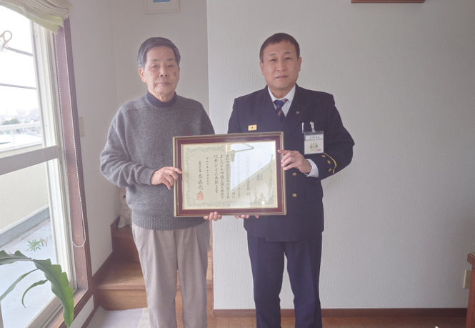 令和6年度兵庫県優良自主防災組織表彰の表彰状授与の様子
